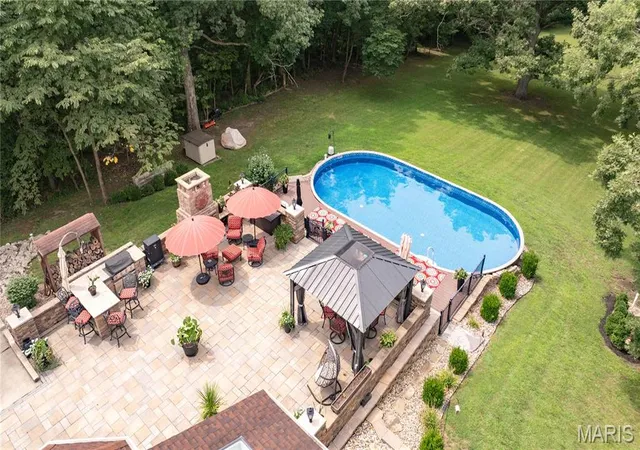 Photo 2 of Single family home for sale at 19339 Hurricane Dr, Carlinville, IL 62626 | MLS# MIS26052309 | Listing updated on 2026-08-17