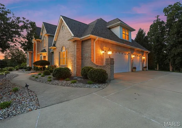 4th image of 105 Fox Hill Ct, Edwardsville, IL 62025 | MLS# MIS26052310