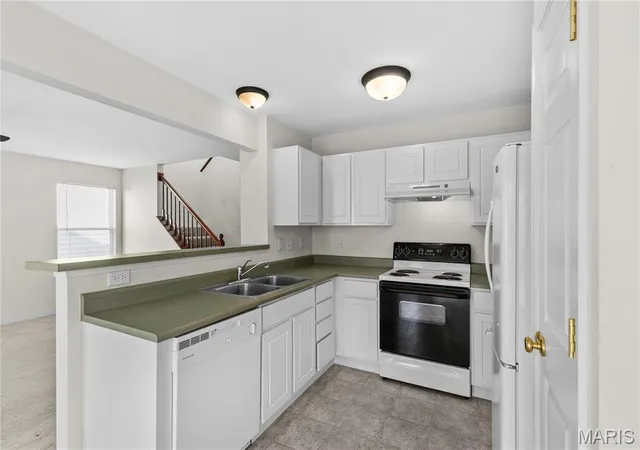 Photo 3 of Sale Pending at 15 W Homefield Point Ct, O Fallon, MO 63366 | MLS# MIS26052315 | Listing updated on 2026-08-17