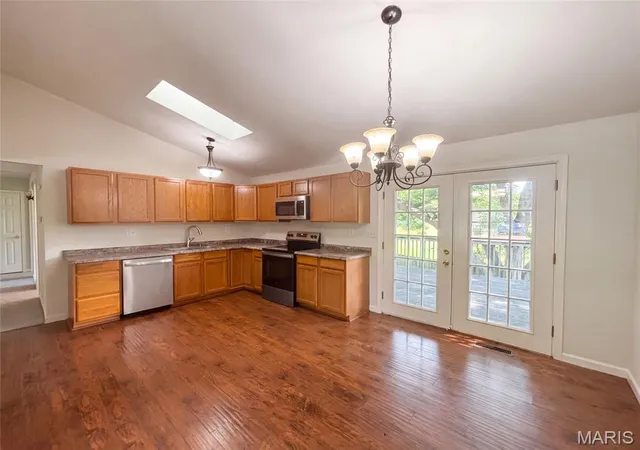 Photo 2 of Sale Pending at 82 Cedar Ridge Dr, Pacific, MO 63069 | MLS# MIS26052317 | Listing updated on 2026-09-24