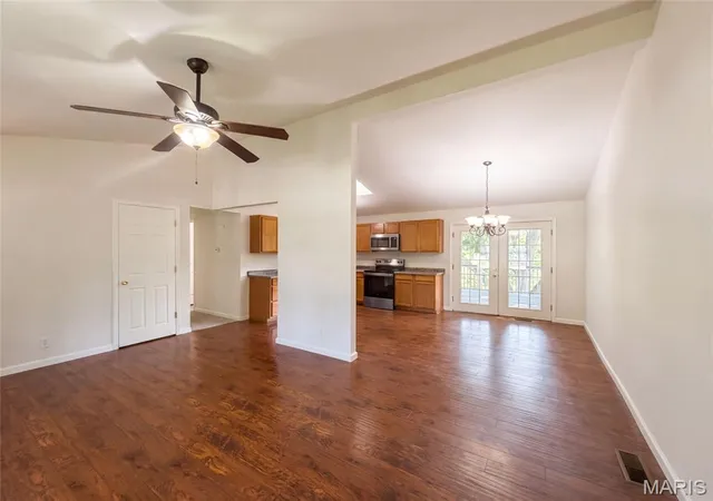 Photo 3 of Sale Pending at 82 Cedar Ridge Dr, Pacific, MO 63069 | MLS# MIS26052317 | Listing updated on 2026-09-24