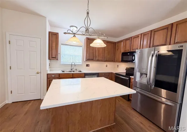 Photo 2 of Sale Pending at 2556 Viola Gill Ln, Wildwood, MO 63040 | MLS# MIS26052321 | Listing updated on 2026-08-31