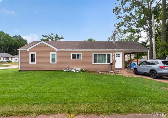Photo 1 of Single family home for sale at 3110 Saint Myron Ln, Saint Ann, MO 63074 | MLS# MIS26052324 | Listing updated on 2026-08-16
