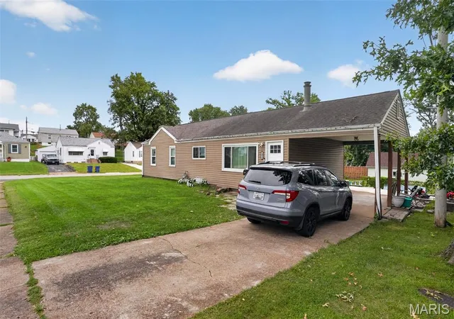 Photo 2 of Single family home for sale at 3110 Saint Myron Ln, Saint Ann, MO 63074 | MLS# MIS26052324 | Listing updated on 2026-08-16