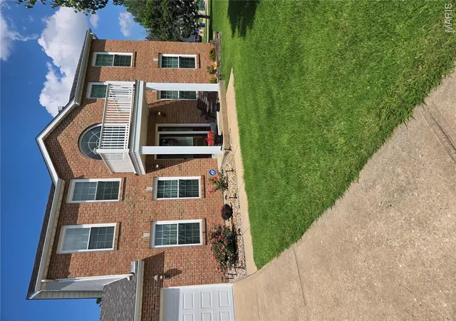 Photo 2 of Sale Pending at 609 Tesson Park Ct, Hazelwood, MO 63042 | MLS# MIS26052328 | Listing updated on 2026-08-28