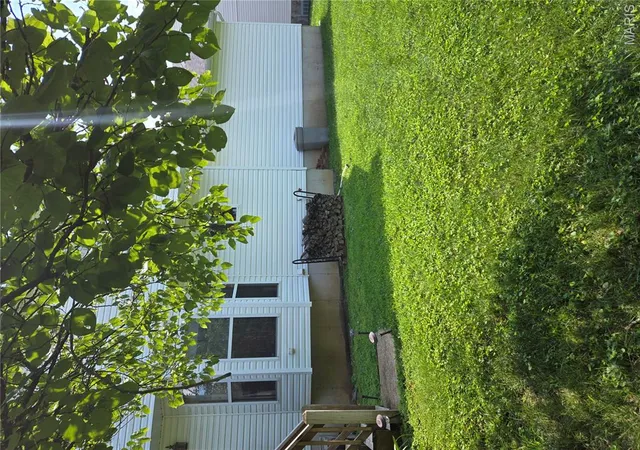 Photo 3 of Sale Pending at 609 Tesson Park Ct, Hazelwood, MO 63042 | MLS# MIS26052328 | Listing updated on 2026-08-28