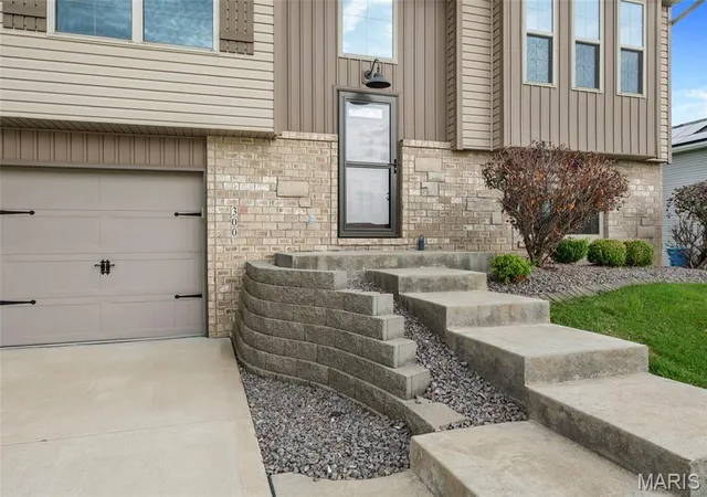 Photo 3 of Single family home for sale at 300 Olyvia Dr, Saint Jacob, IL 62281 | MLS# MIS26052341 | Listing updated on 2026-10-08