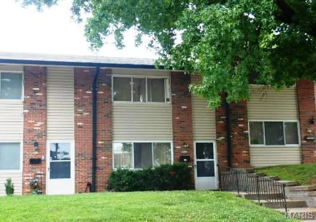 Condo for sale at 9072 Villaridge Ct, Saint Louis, MO 63123 | MLS# MIS26052346