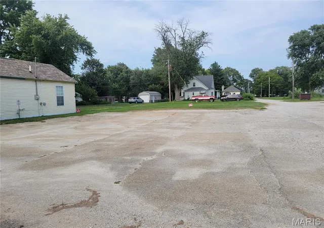 Photo 1 of Land for sale at 112 N Spruce St, Nokomis, IL 62075 | MLS# MIS26052351 | Listing updated on 2026-08-14
