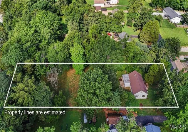 2nd image of 118 Cherry Hill Dr, Fenton, MO 63026 | MLS# MIS26052352