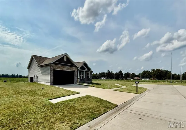 3rd image of 315 Citation Dr, Sikeston, MO 63801 | MLS# MIS26052373