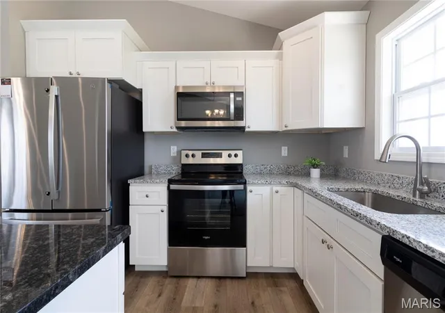 Photo 3 of Single family home for sale at 315 Citation Dr, Sikeston, MO 63801 | MLS# MIS26052373 | Listing updated on 2026-09-14