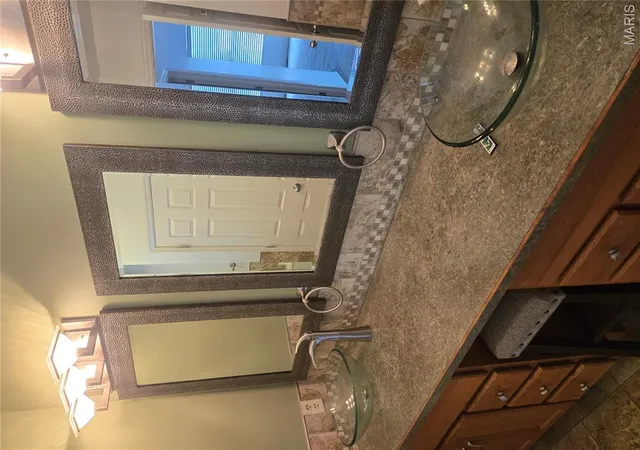 3rd image of 4139 Westminster Pl, Saint Louis, MO 63108 | MLS# MIS26052380