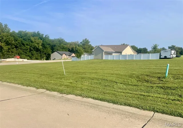 2nd image of 311 Heritage Valley Dr, New Haven, MO 63068 | MLS# MIS26052387