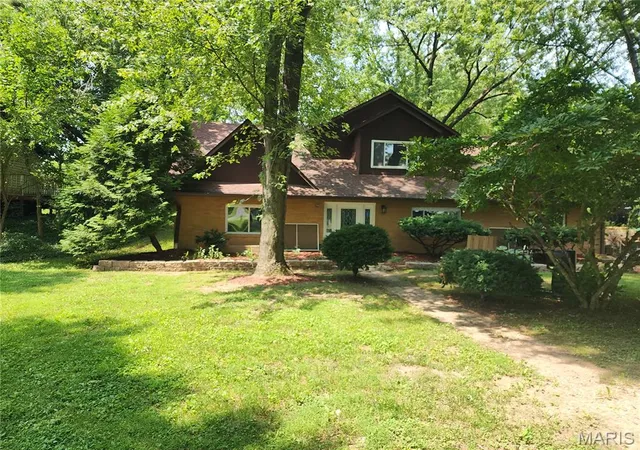 Photo 1 of Single family home for sale at 4847 Indian Hills Dr, Edwardsville, IL 62025 | MLS# MIS26052388 | Listing updated on 2026-08-29