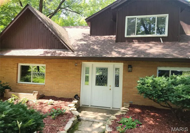 Photo 3 of Single family home for sale at 4847 Indian Hills Dr, Edwardsville, IL 62025 | MLS# MIS26052388 | Listing updated on 2026-08-29