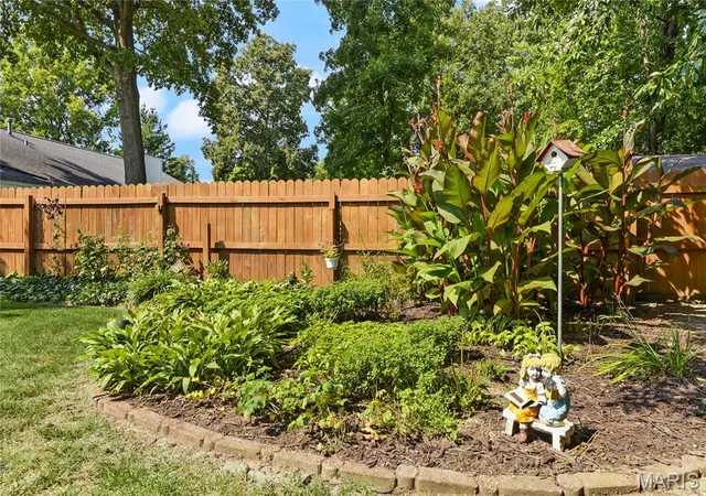 Photo 4 of Sale Pending at 38 Fawn Valley Cir, Saint Peters, MO 63376 | MLS# MIS26052394 | Listing updated on 2026-08-21