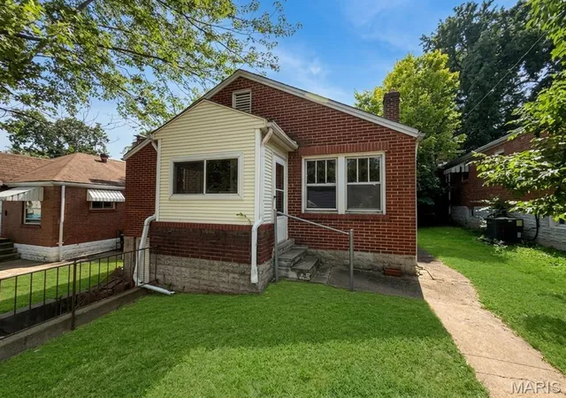 Photo 1 of Single family home for sale at 2618 Avie Dr, Saint Louis, MO 63136 | MLS# MIS26052395 | Listing updated on 2026-08-14
