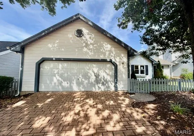 Photo 1 of Sale Pending at 16323 Bellingham Dr, Chesterfield, MO 63017 | MLS# MIS26052396 | Listing updated on 2026-08-24
