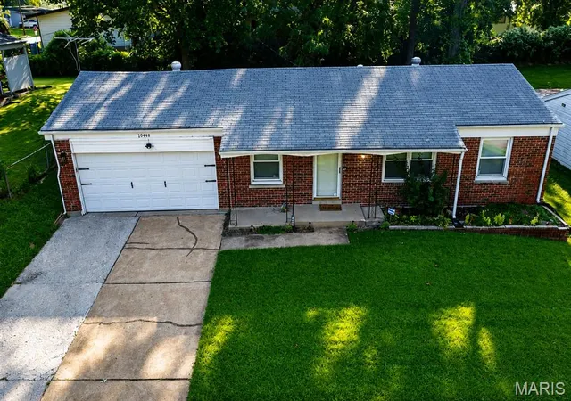 Photo 3 of Single family home for sale at 10448 Quaker Dr, Saint Louis, MO 63136 | MLS# MIS26052409 | Listing updated on 2026-08-27