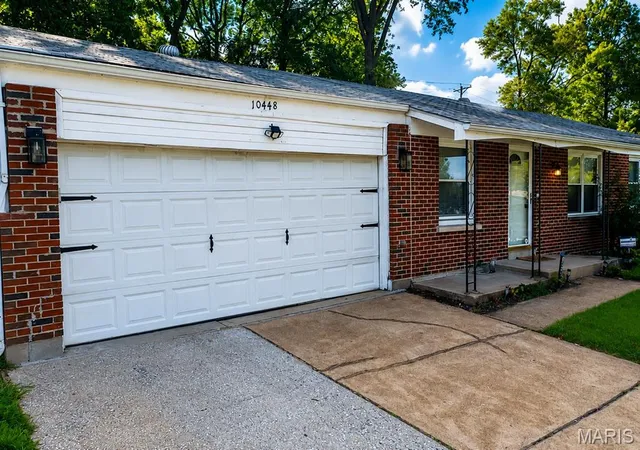 Photo 3 of Single family home for sale at 10448 Quaker Dr, Saint Louis, MO 63136 | MLS# MIS26052409 | Listing updated on 2026-09-28