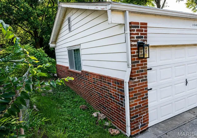 Photo 4 of Single family home for sale at 10448 Quaker Dr, Saint Louis, MO 63136 | MLS# MIS26052409 | Listing updated on 2026-09-28