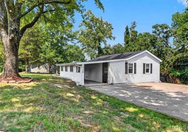 Photo 3 of Single family home for sale at 1236 Hwy 109, Glencoe, MO 63038 | MLS# MIS26052417 | Listing updated on 2026-09-14