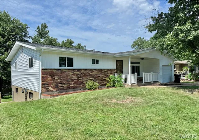 3rd image of 1249 Moonlight Dr, Arnold, MO 63010 | MLS# MIS26052422