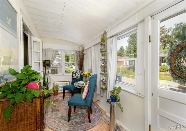 Photo 2 of Single family home for sale at 1129 Blendon Pl, Saint Louis, MO 63117 | MLS# MIS26052424 | Listing updated on 2026-08-17