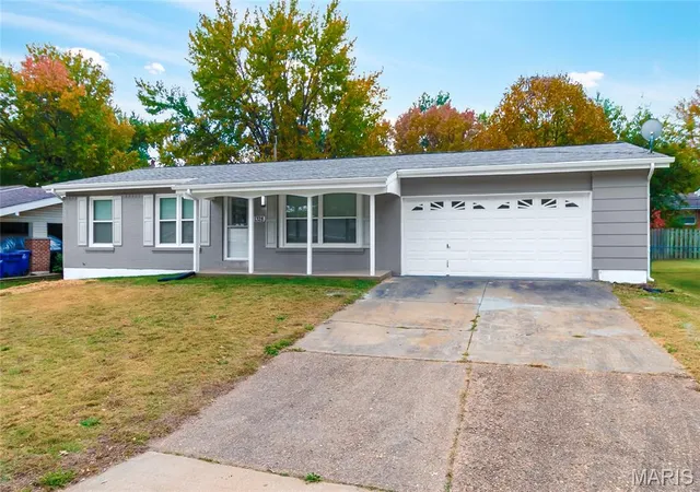 Photo 3 of Sale Pending at 1328 Claudine Dr, Saint Louis, MO 63138 | MLS# MIS26052434 | Listing updated on 2026-10-28