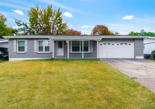 Photo 4 of Sale Pending at 1328 Claudine Dr, Saint Louis, MO 63138 | MLS# MIS26052434 | Listing updated on 2026-10-28