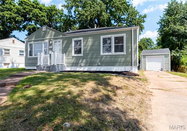 Photo 2 of Single family home for sale at 9866 Eastdell Dr, Dellwood, MO 63136 | MLS# MIS26052440 | Listing updated on 2026-09-05