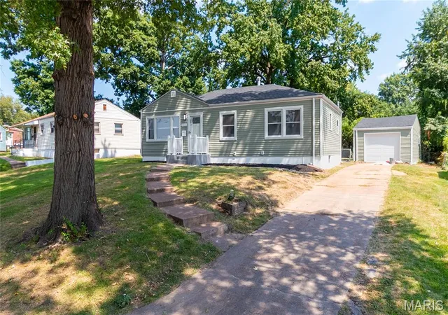 Photo 3 of Single family home for sale at 9866 Eastdell Dr, Dellwood, MO 63136 | MLS# MIS26052440 | Listing updated on 2026-09-05