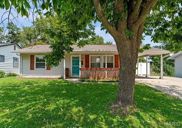 Photo 1 of Single family home for sale at 209 Pleasant Ridge Rd, Fairview Heights, IL 62208 | MLS# MIS26052447 | Listing updated on 2026-08-31