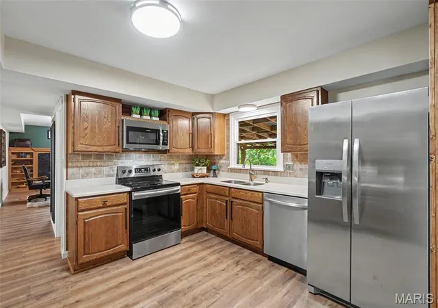 2nd image of 34 Oakwood Ln, Warrenton, MO 63383 | MLS# MIS26052451