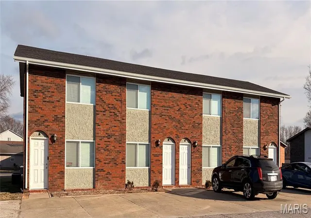 Photo 1 of Multi family home for sale at 2516 & 2520 Eastview, Belleville, IL 62221 | MLS# MIS26052458 | Listing updated on 2026-10-02
