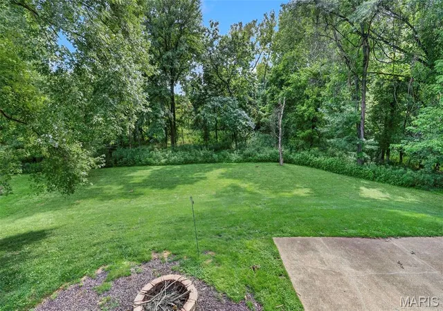 Photo 3 of Sale Pending at 1297 Tracy Ln, Saint Louis, MO 63125 | MLS# MIS26052464 | Listing updated on 2026-08-25