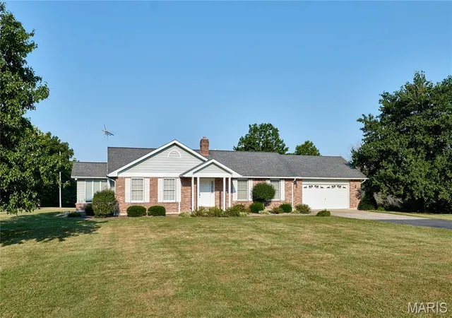 Photo 2 of Single family home for sale at 103 Meadow Ridge Dr, Troy, MO 63379 | MLS# MIS26052471 | Listing updated on 2026-09-20
