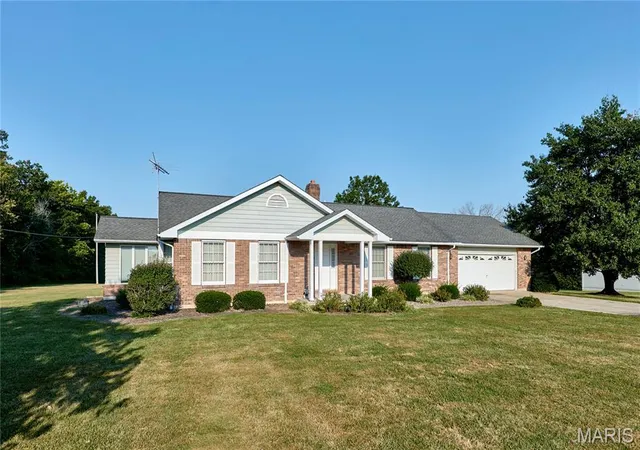 Photo 3 of Single family home for sale at 103 Meadow Ridge Dr, Troy, MO 63379 | MLS# MIS26052471 | Listing updated on 2026-09-20