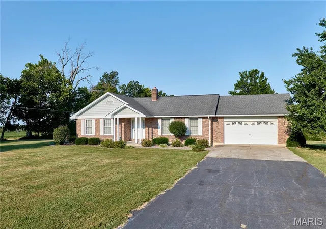 Photo 3 of Single family home for sale at 103 Meadow Ridge Dr, Troy, MO 63379 | MLS# MIS26052471 | Listing updated on 2026-09-20
