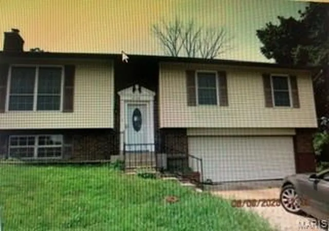Photo 1 of Single family home for sale at 2110 Devonshire Dr, Imperial, MO 63052 | MLS# MIS26052479 | Listing updated on 2026-08-14