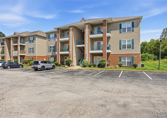 image of 885 Forest Ave, Valley Park, MO 63088