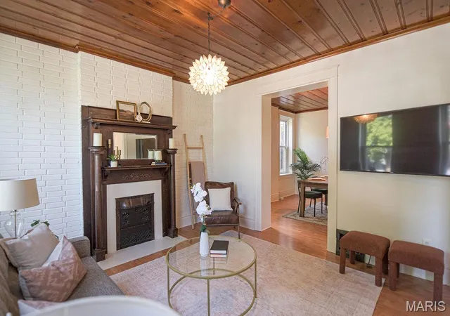 Photo 2 of Sale Pending at 3658 French Ave, Saint Louis, MO 63116 | MLS# MIS26052485 | Listing updated on 2026-09-21