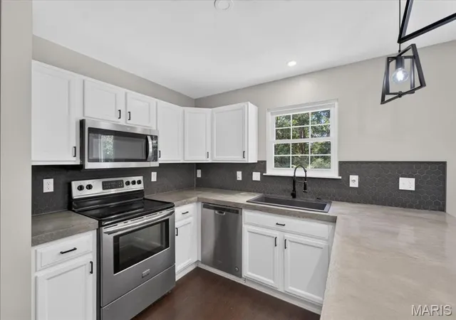 Photo 5 of Sale Pending at 53 Lions Head Court, O Fallon, MO 63368 | MLS# MIS26052488 | Listing updated on 2026-08-28