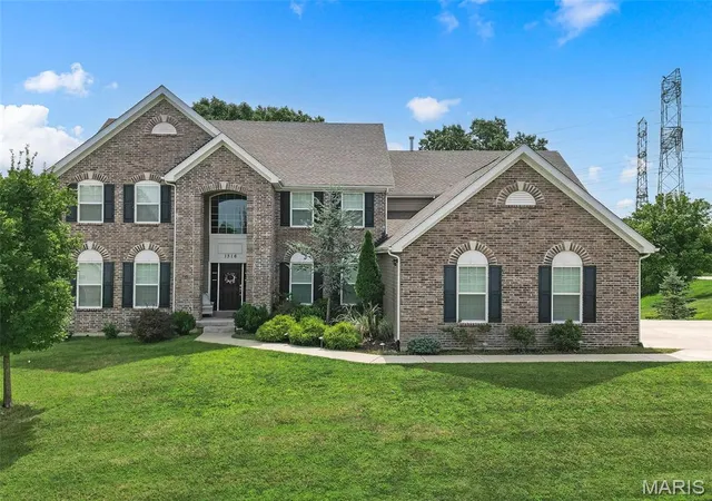 Photo 2 of Single family home for sale at 1316 Homestead Heights Dr, Wildwood, MO 63005 | MLS# MIS26052493 | Listing updated on 2026-10-05