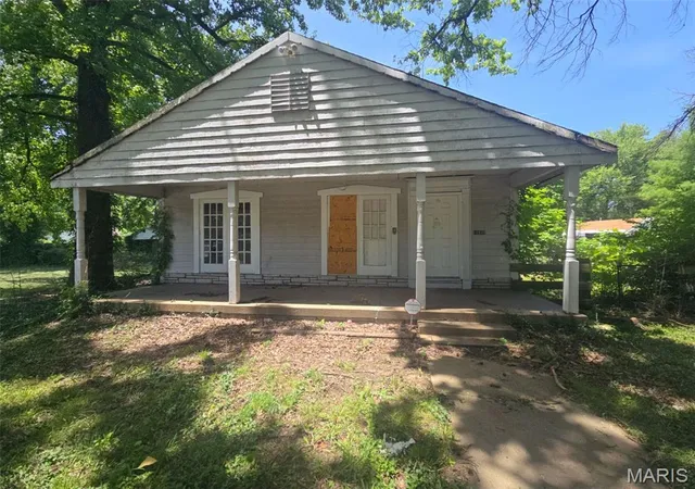 Photo 1 of Single family home for sale at 11825 Larimore Rd, Saint Louis, MO 63138 | MLS# MIS26052496 | Listing updated on 2026-08-14