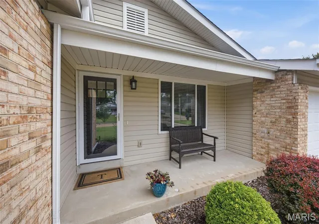 Photo 2 of Sale Pending at 1521 Polaris Dr, Ellisville, MO 63011 | MLS# MIS26052497 | Listing updated on 2026-09-01