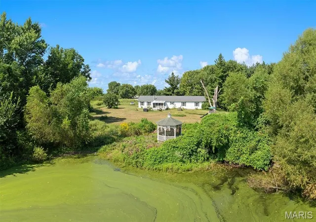 Photo 3 of Single family home for sale at 5766 Marine Rd, Alhambra, IL 62001 | MLS# MIS26052499 | Listing updated on 2026-10-06