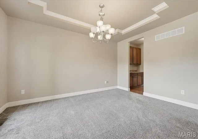 Photo 4 of Sale Pending at 1025 Hawkins Bend Dr, Fenton, MO 63026 | MLS# MIS26052506 | Listing updated on 2026-09-03