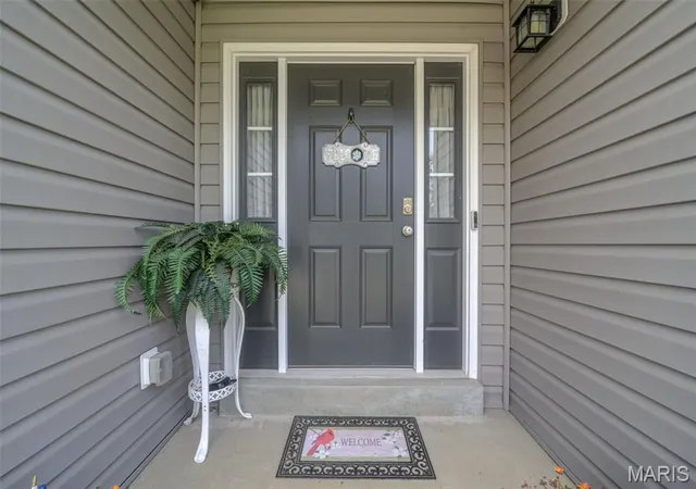 Photo 3 of Sale Pending at 418 Dusty Brook Dr, O Fallon, MO 63366 | MLS# MIS26052509 | Listing updated on 2026-08-20